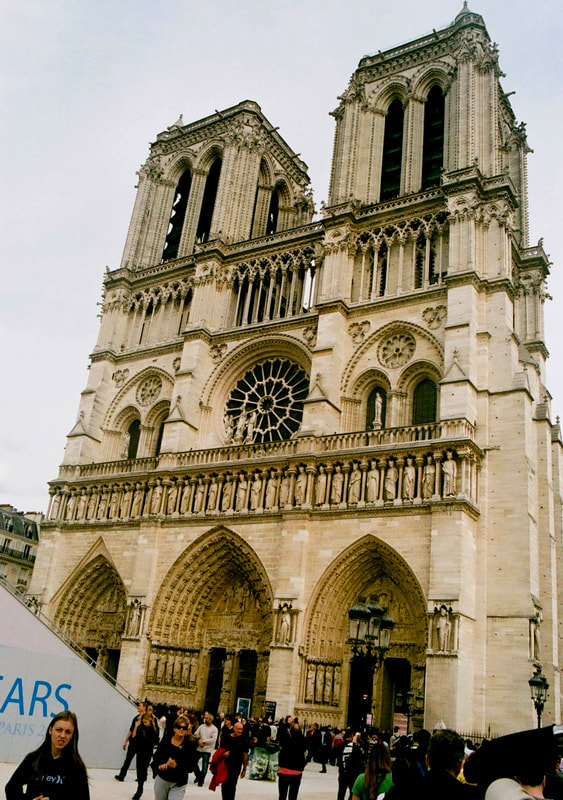 Notre Dame de Paris front of the cathedral